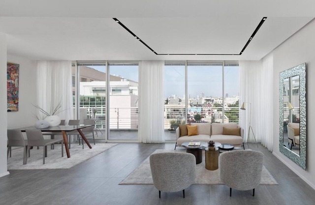 Huge Duplex~Mini Penthouse Luxury 3BR by Sheinkin