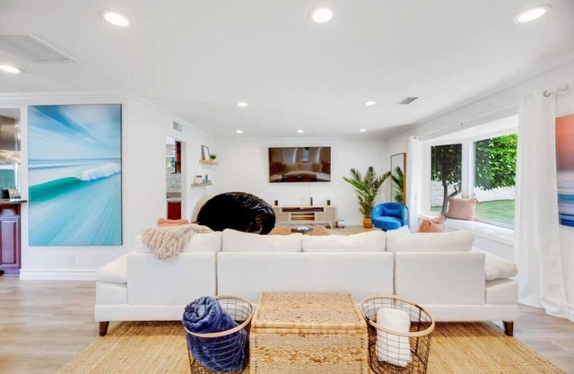 462) Huge home with Pickleball court and Pool!