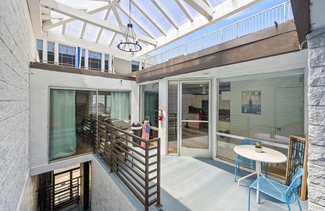 Huge Newly Renovated Suite At Downtown San Diego