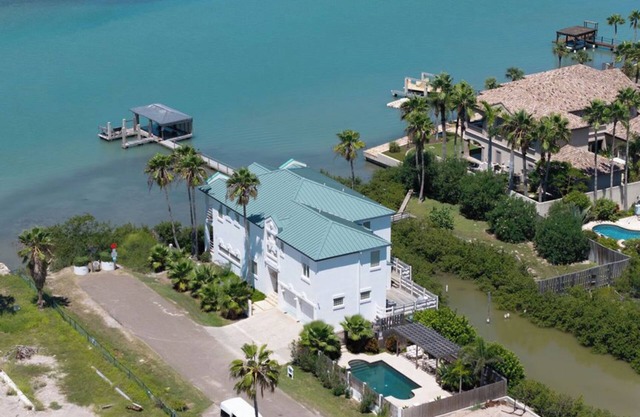 Huge Private Bayfront Oasis! Private Pool / Amazing Water & Sunset views!