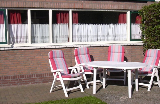 Apartamento, jardín y terraza, cerca de la playa, lago y bosque.