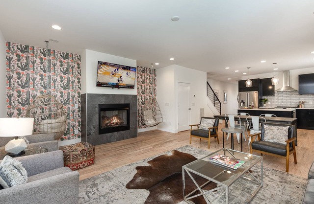 Hurst House - 4 Stylish Homes - Mins to Germantown