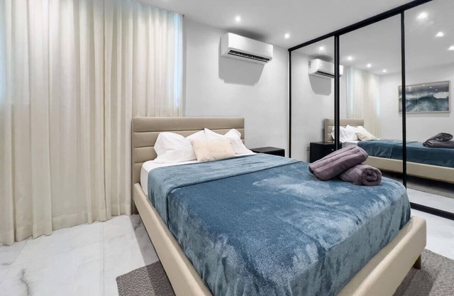 Hyde Park #7 | Comfy Apt W/ Parking @ San Juan
