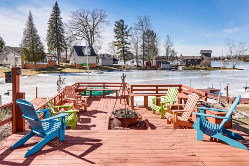 Ice Fish, Hunt and Explore Farwell Home on Lake