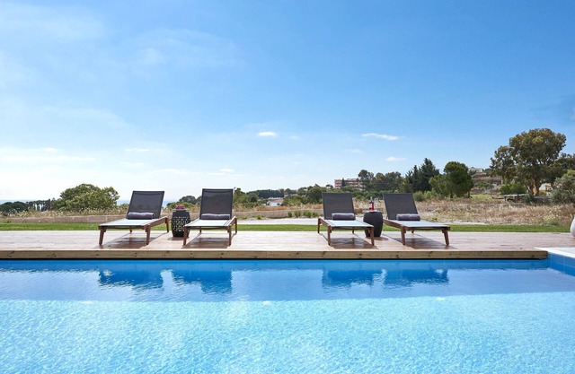 Iconic SeaView Villa, with Private Pool & 3Bedrooms