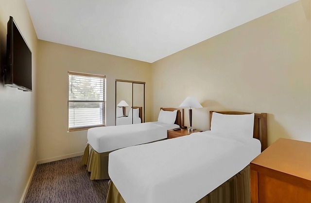 Ideal Resort Proximity Units:2 Homely Units Near Las Vegas Strip!Free Parking