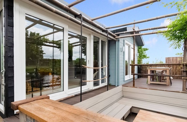 Idílica casa de vacaciones en Ooltgensplaat con terraza privada