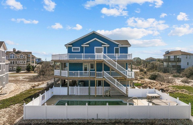Imagine yourself “Carolina Daydreamin” on the Outer Banks with the entire family.