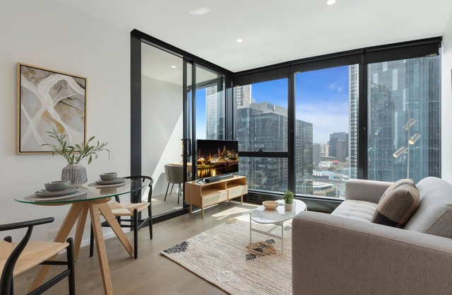 Impeccably Modern 1-Bed with Incredible City Views