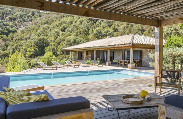 In CasaLotta, Palombaggia villa with sea view 800m from the beach, ideal for families!