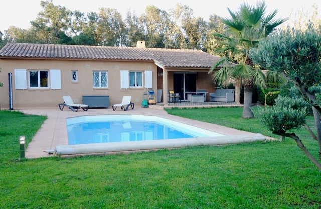 EN CORCEGA CASA CON PISCINA