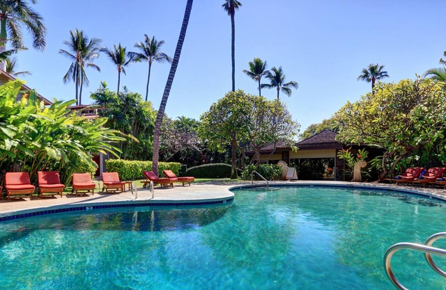 Aina Nalu B105: planta baja, condominio tranquilo en Lively Lahaina Town