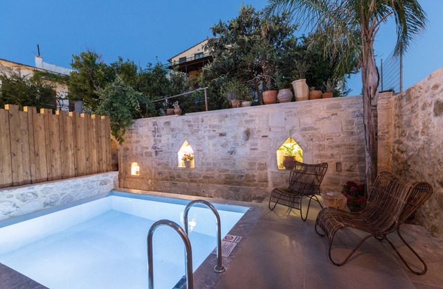 En la antigua ciudad histórica de Rethymno, Amaryllis Luxury Home con piscina privada