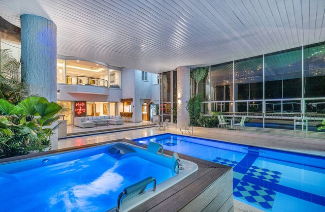 INCREDIBLE MEDELLIN PALACE WITH INDOOR POOL