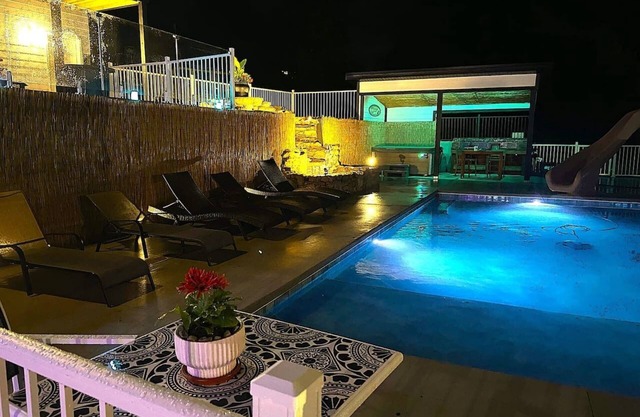 Incredible Poolside Villa near SDC w/Hot Tub-Game Room-Stunning Lake VIEW!
