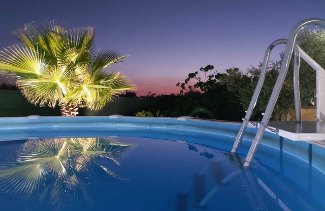 VILLA INDEPENDIENTE CON PISCINA-WI-FI-AIRE ACONDICIONADA C / O MALDIVAS DE SALENTO
