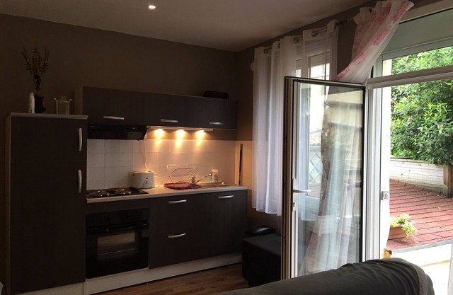 Apartamento independiente Al propietario (Garaje Caja de seguridad Bordeaux Centre)
