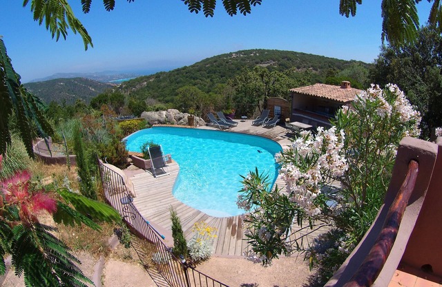 Independent T3 without vis-à-vis in villa Private swimming pool
