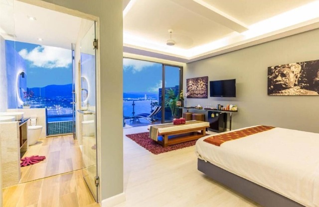 Indochine Sky Suites con balcón (010)