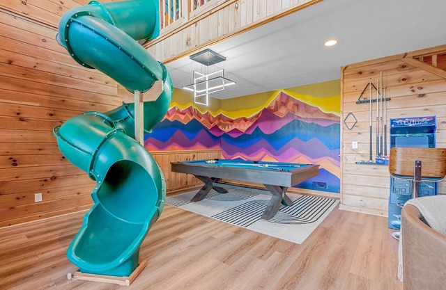 Ski In/Out @ Hatley Pointe~Views~HotTub~IndoorSlide