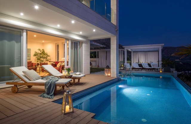 piscina infinita Villa en Mlini - único