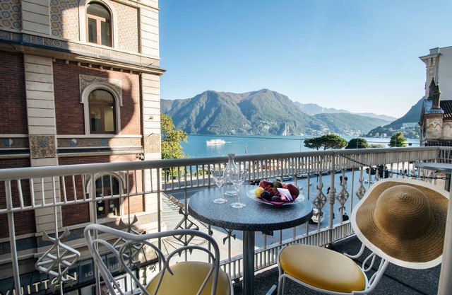 International au Lac Historic Lakeside Hotel