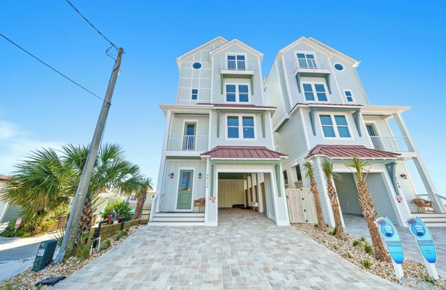 "Intoxicasun" The Perfect Group Getaway in PCB! Brand New Beachfront located on East End