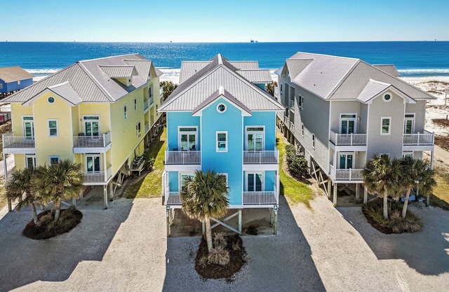 Intrepid – Gulf-Front Paradise Awaits!