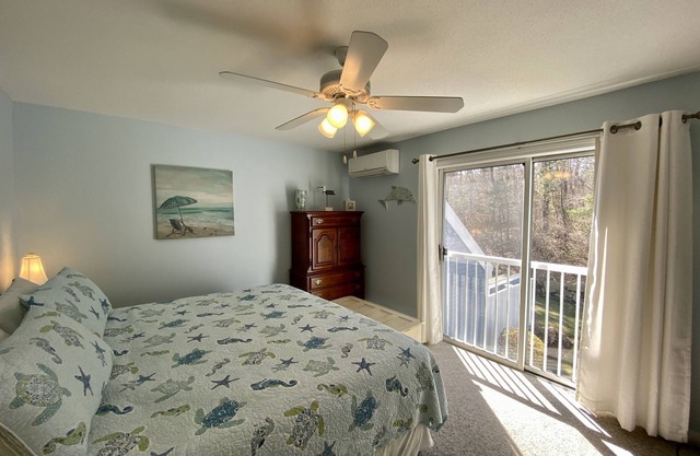 Ocean Edge Townhouse, King Bed, Updated, Straight staircase, 2 ACs & pool (fees apply) - HO0611