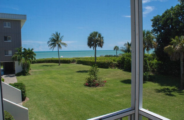 Preciosa vista a la playa de 2 dormitorios, 2 baños en West Gulf Drive