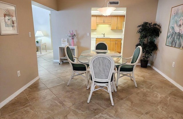 Island Winds condo 601 is an exceptional sixth-floor vacation condo rental.