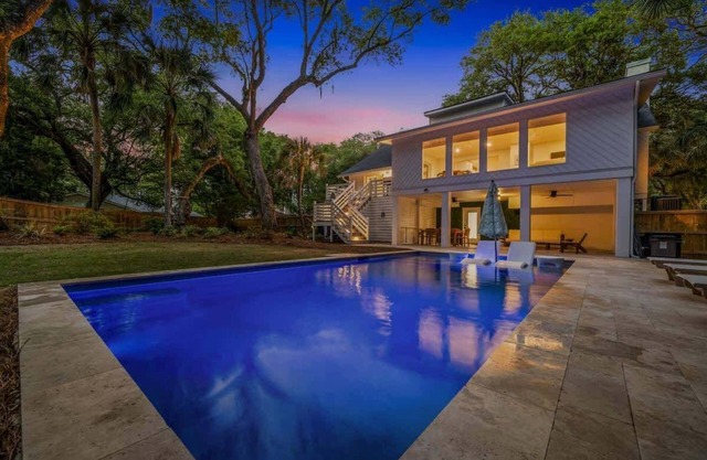 Isle of Palms: Private pool, pets allowed!