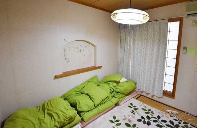 Se encuentra a 5 minutos a pie del ryokan JR Kyoto Station Kashiwa, certificado por el gobierno.