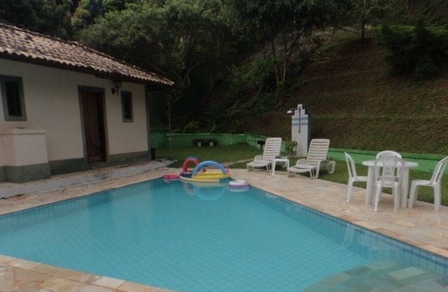 Itaipava - Casa 4Qtos s / 02suites. Espacio gastronómico. Piscina.