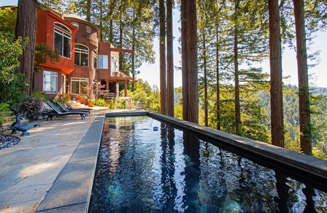 Italian Design ~ River Views ~ Pool + Hot Tub + 5 Fireplaces ~Tesla Charger