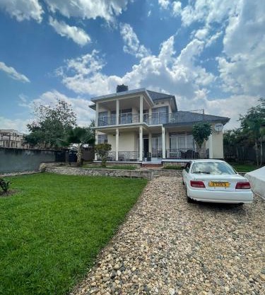 Iwachu Villa