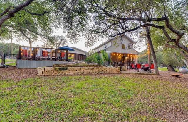 Jack's Cottage: Backyard Oasis in New Braunfels!