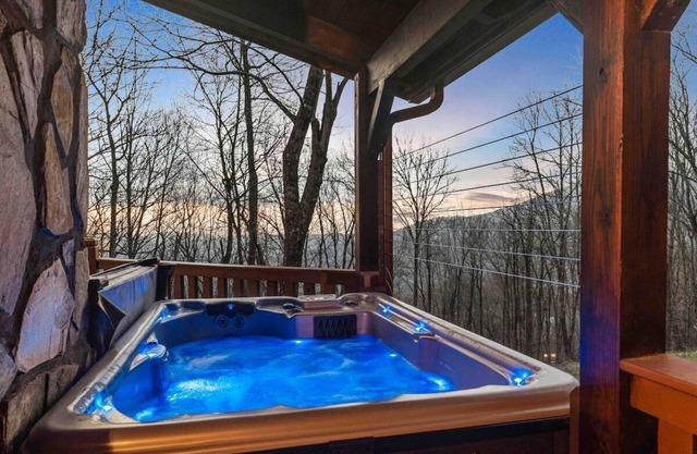Jacuzzi / Views of Grandfather Mountain / Secluded