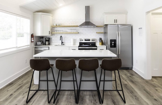 Jeffreys Bay - Loft #3 - 8 min walk to beach