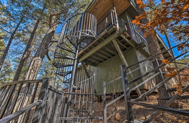 Cabina única con vistas al monte-Pasos al río Jemez.