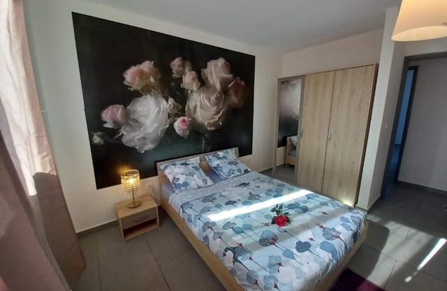 Job 1 - 3 bedrooms, 8 pers.