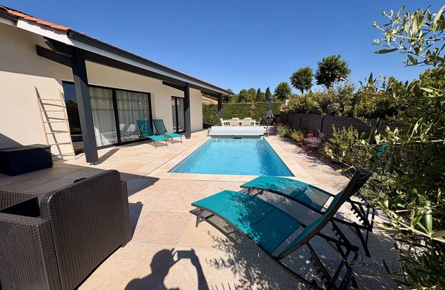 Jolie Contemporaine 6 personnes avec Piscine à Biscarrosse (222)