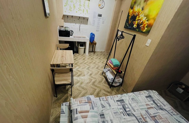 JT RESIDENCES COZY FIBER INTERNET NETFLIX COMFY FULLY FURNISHED ROOM QUEZON CITY