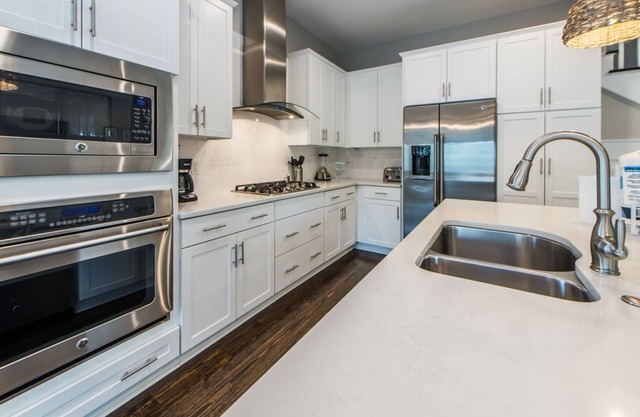 Modern 4BR Family Retreat -Bikes/Golf Cart/220v EV