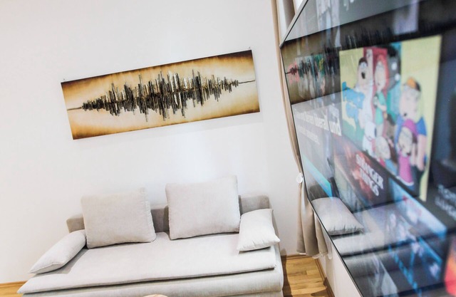 Junior Suite: Luxurious 100 m² Apartment with Parking