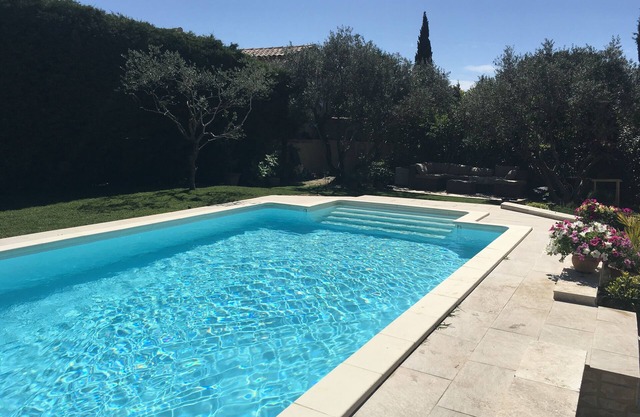 A solo 6 km de St Rémy de Provence, encantadora villa provenzal para 6 pers.