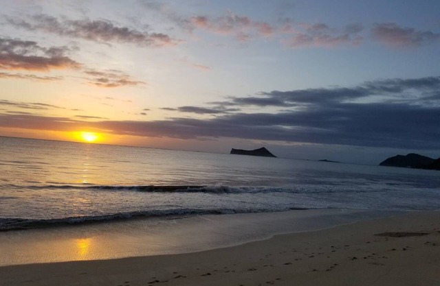 Justo al otro lado de la calle de Waimanalo / Bellows Beach, patio privado, capacidad para 10