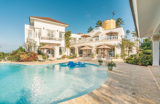 Just Amazing: Costa Esmeralda 6BR Villa
