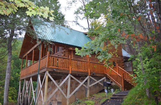 JUST ENUFF Cabin - 5 Star Beautiful View en Gatlinburg tiene todo lo que necesita.