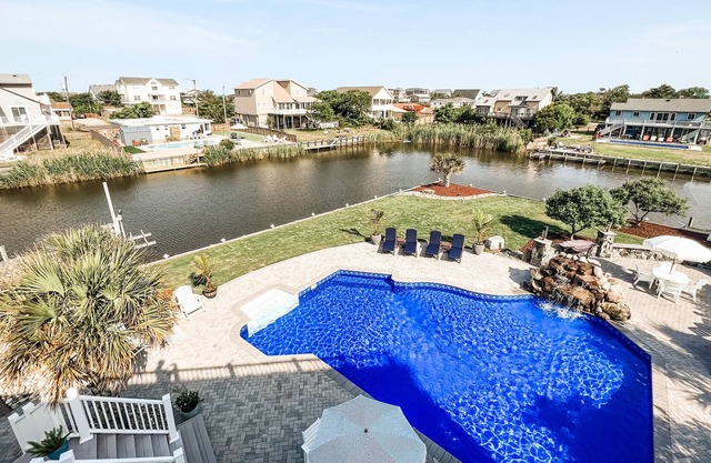 Just Like Heaven- Sandbridge - Waterfront Luxury w/ Backyard Oasis & Golf Cart
